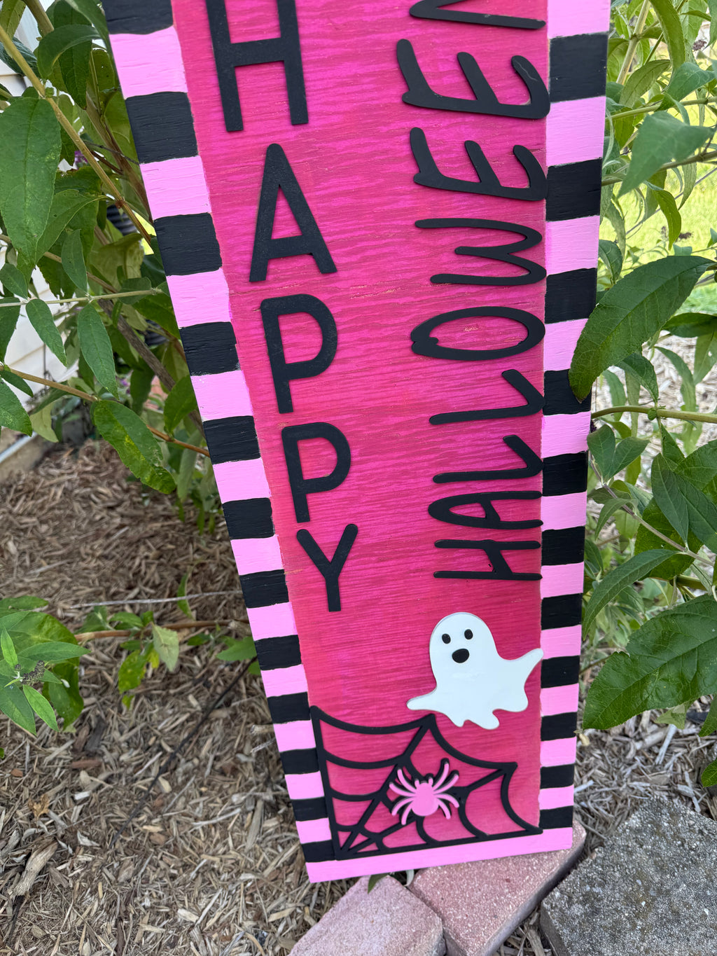Pink Happy Halloween Wood Leaner